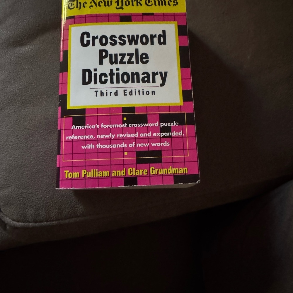 The New York Times Crossword Puzzle Dictionary - Pink Edition